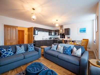 020cc7f6 1675 42d2 a28f f3819ce5f6c3 homerunner