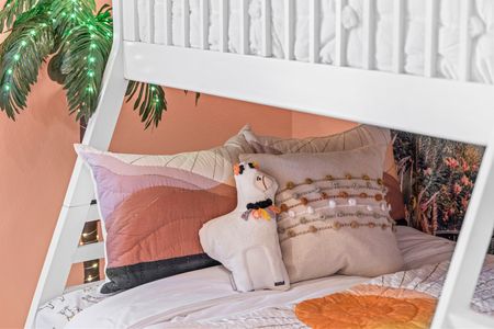 0749fd10 5424 48d9 855a 589a22f0929d homerunner