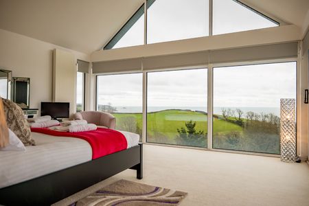 099859ea cca3 4ccd b50d 19949459c475 homerunner