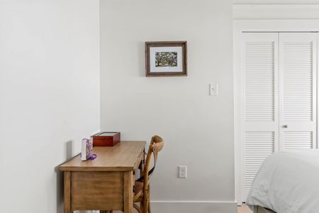 Second bedroom w/ a desk & closet — great for working remotely.