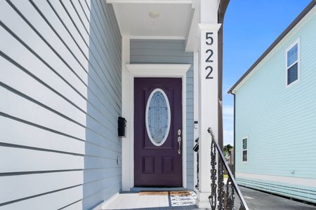 Welcoming front door at 522 — your home base for the whole trip.