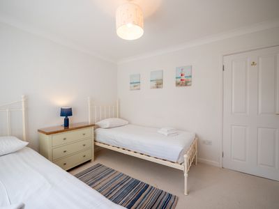 111caa0a d781 42a8 81ee f01b0dde6d7b homerunner