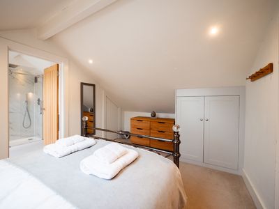 11d7fb8e 6a0c 48ff 8061 9ccd47684adf homerunner