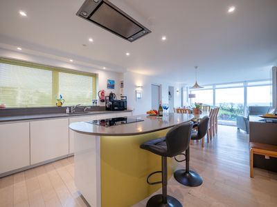 136158a4 5451 48d1 a0c0 b89986905e7d homerunner