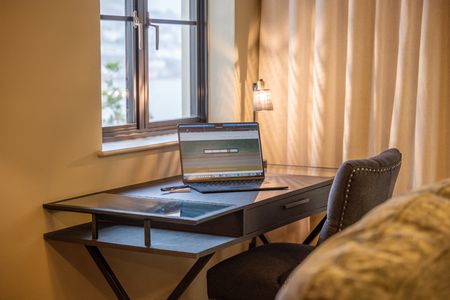 2dfe9e21 1607 4c0b 8b7b 41702782729d homerunner