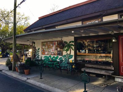 Tout de Suite Cafe just blocks away — a charming spot for breakfast & lunch.