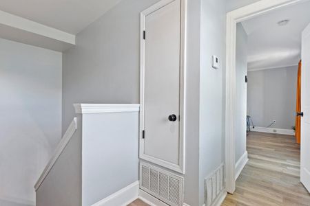Hallway w/ easy access leading up to the second floor master bedroom.