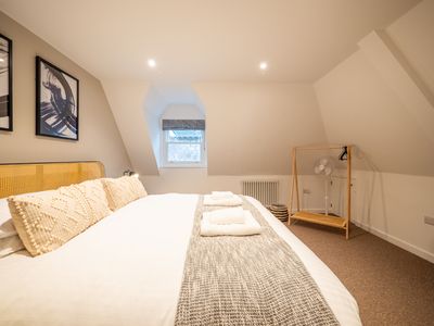 497c7ca2 56a0 4041 a30d 5554f6a4e45d homerunner