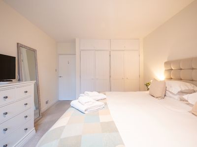 55827707 72b8 4e5c abd6 8b0e7e0793cc homerunner