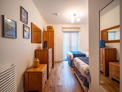 577a07d4 0f3b 4d03 835a 6a9a1e07246d homerunner