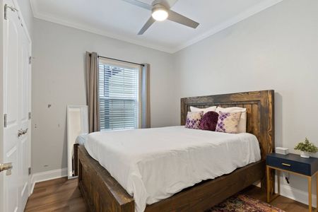 Second bedroom w/ queen bed & a full-body mirror to get ready in style.