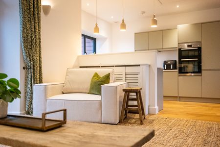 5d2e0ecf cd6b 4f90 8819 afa3f05104a0 homerunner