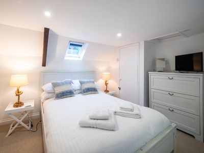 676a57b0 b8e4 4f65 abf3 a11acda42671 homerunner