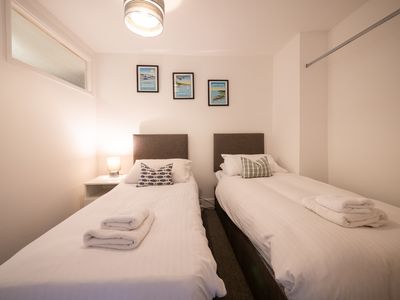 78f3fd57 2417 49ed a7a8 04092309d14a homerunner