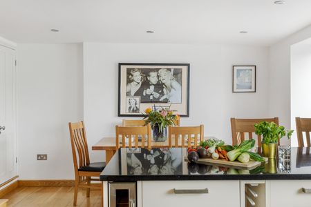 83a47807 bc99 4e1e 813f a22800ff60cf homerunner