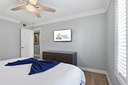 Simple, serene sleeping space w/ clean bedding & easy comfort.