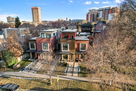 97eba0ad b127 40b6 b2a7 85f413746441 homerunner