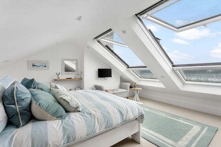 998bf5f1 2107 4923 9706 aef2163de32f homerunner