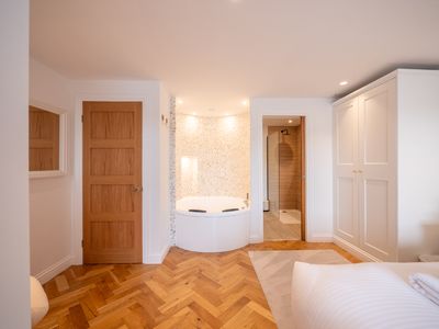 Trafalgar Cottage 41 9c68e452 1cca 426c bc94 23095194c16f homerunner