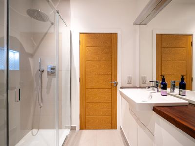 A4aaf27a 9c97 4bb2 b533 c3637e33d454 homerunner