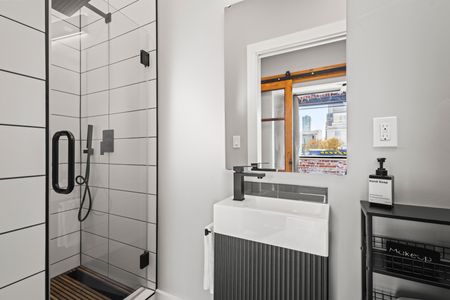 Ba85b15a f58a 4c93 a80a e9ce6a4314ca homerunner