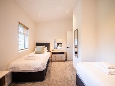 Bbbfa8d5 5099 4890 ab6e f5f53597a310 homerunner