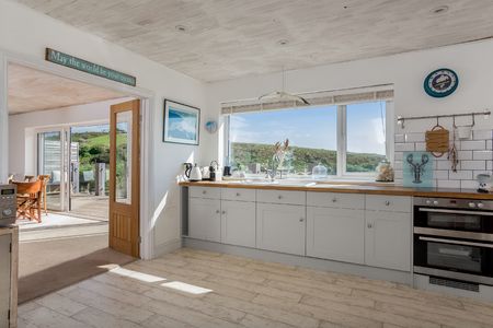 C40947bd f8f1 432c a755 658a06cce400 homerunner