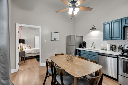 Open layout connecting the living area & kitchen for easy, relaxed living.