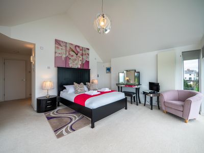 Ccdabcb0 3ccc 4507 b9d7 4265d8249a7e homerunner