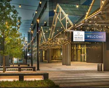 A warm welcome awaits — stay near the heart of the city's best dining & entertainment.