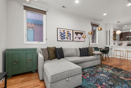 D8fa1f7f f7fc 4647 b25d fc658e639557 homerunner