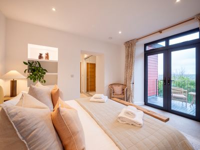 E4b8972b ee5a 4b79 86c8 d542f96ef3b9 homerunner