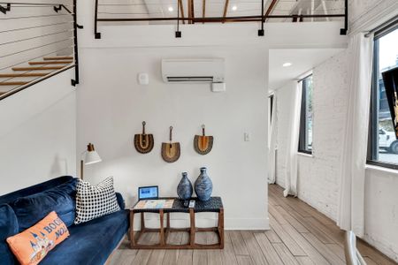 Living room (unit 2)
