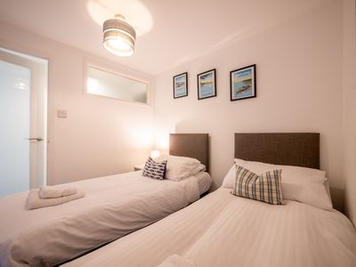 F9cc6a7f fc13 451e 811b b7e0fb84db94 homerunner