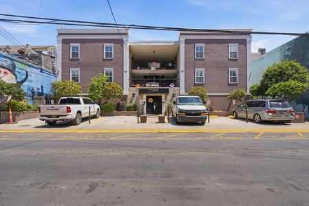 Well-maintained property w/ parking & a relaxed residential setting.
