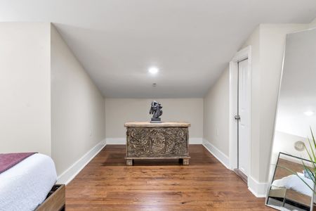 Flexible extra space for luggage or lounging