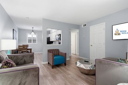 Cozy living space w/ warm tones & comfortable seating for relaxing evenings.