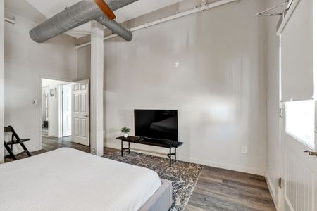 Bonus room with a TV for movie nights