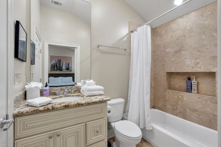 Tub and shower combo for a relaxing soak