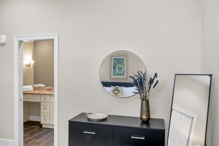 Round mirror and dried florals for a boho touch