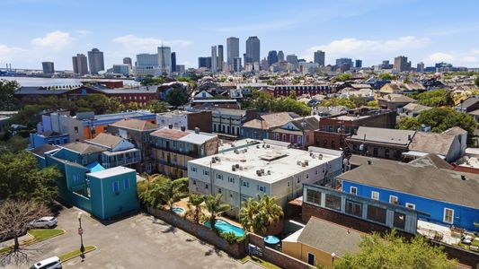 Sweeping skyline view w/ that unmistakable New Orleans character.