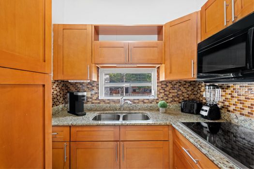 Enjoy the fully equipped kitchen.