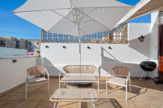Start your day in style with our charming outdoor space, the perfect spot to savor your morning coffee while soaking up the fresh air!