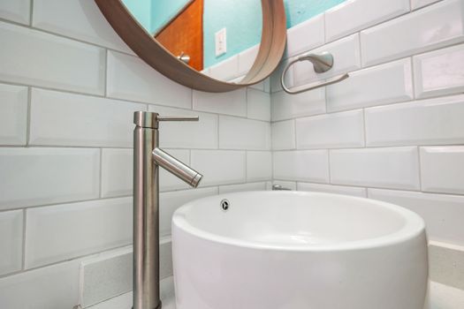 A clean and modern design ensures a pleasant and functional space.