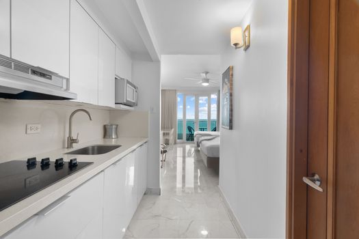 ook like home in a bright, modern kitchen