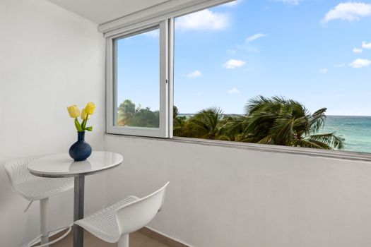 “I had a great time. Everything was as expected. The apartment was perfect for two. The location is amazing. The view of the ocean from the apartment was breathtaking. Otium group was a great host and made everything super easy.”
-Eliana
