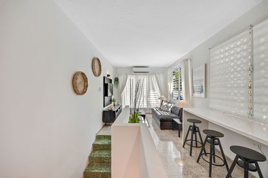 Start your day right at this convenient and stylish breakfast bar.