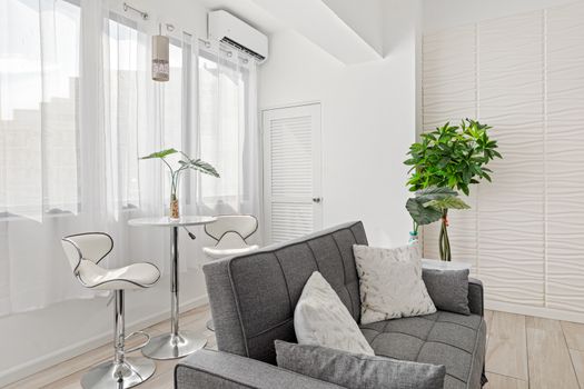 From sizzling pans to heartfelt chats: the heart of the home in full view.
