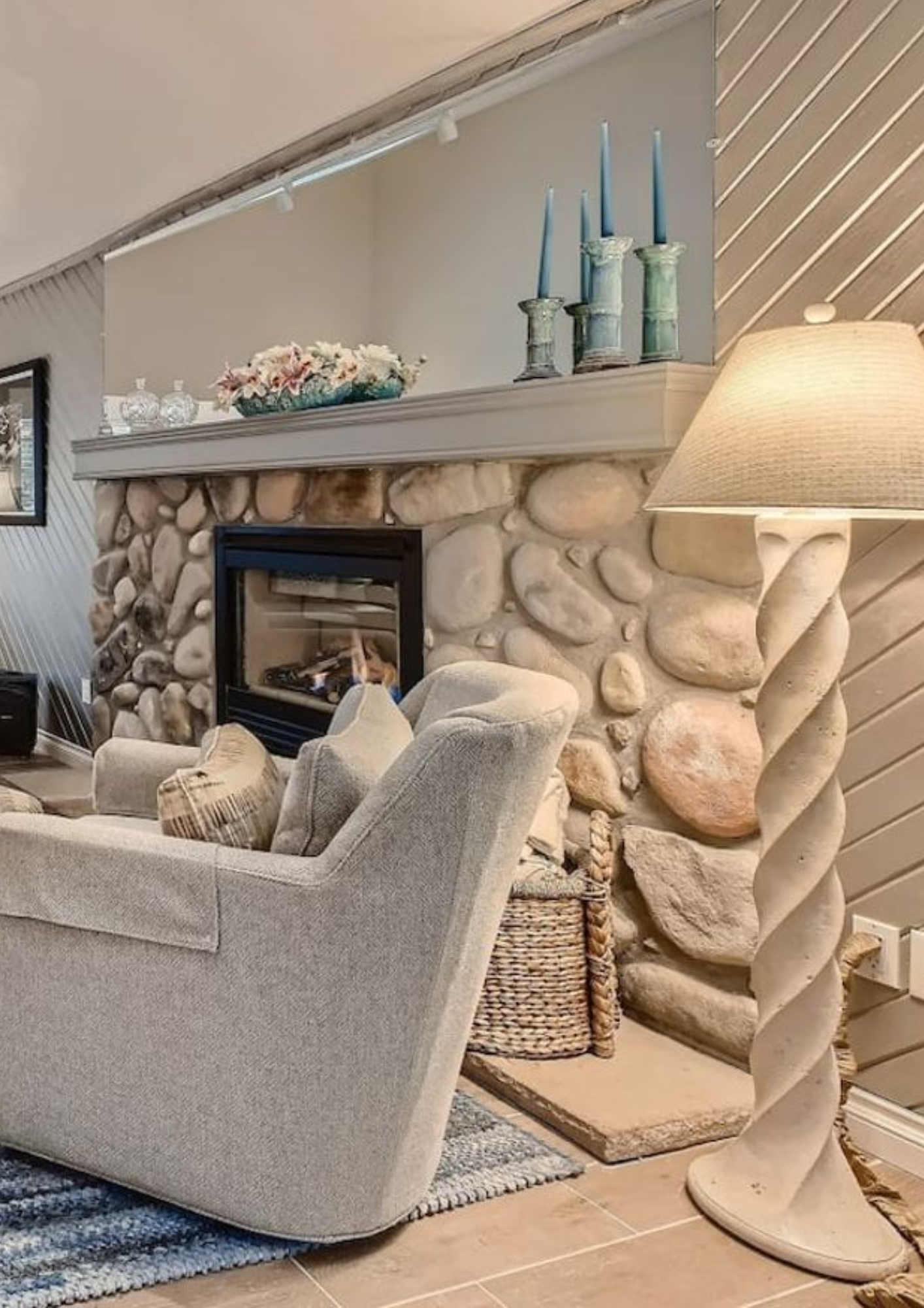 Areas We Serve - Co Springs 18 Larkspur colorado vacation rental living room fireplace