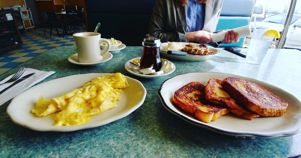 Bob's Restaurant Image